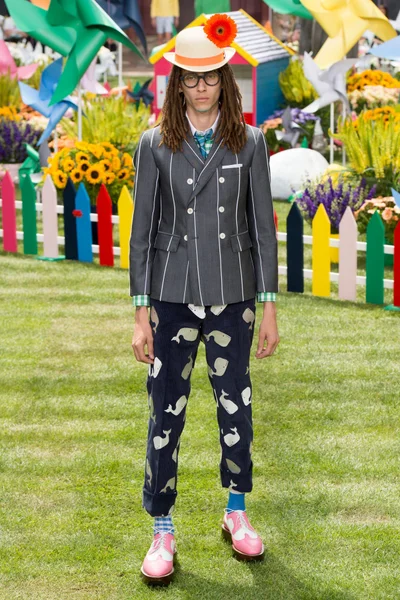 Look 32